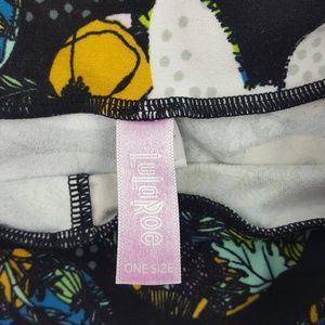 LuLaRoe Pants - LuLaRoe OS Legging RARE Disney Minnie Bow Floral LuLaRoe Pants - LuLaRoe OS Legging RARE Disney Minnie Bow Floral